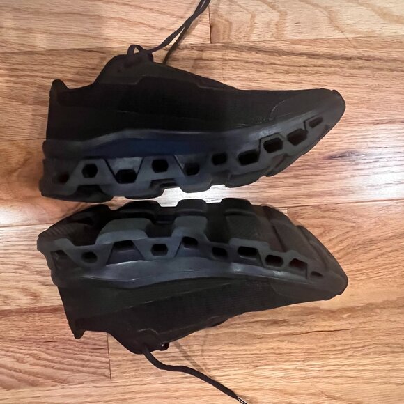 On Cloudstratus by On Running - Picture 3 of 5